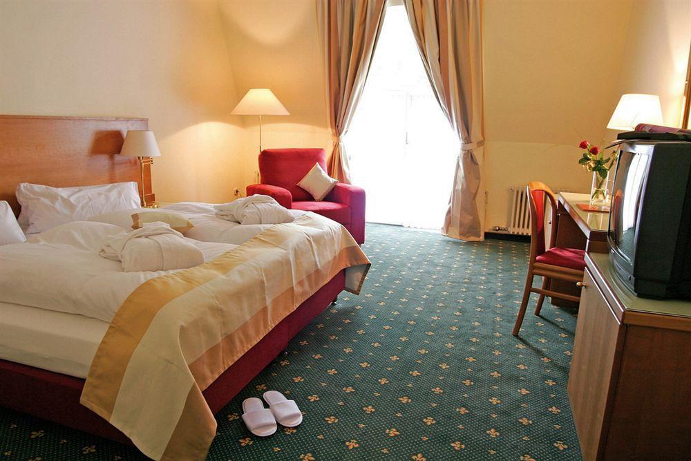 Vienna House Easy By Wyndham Hotel 4*