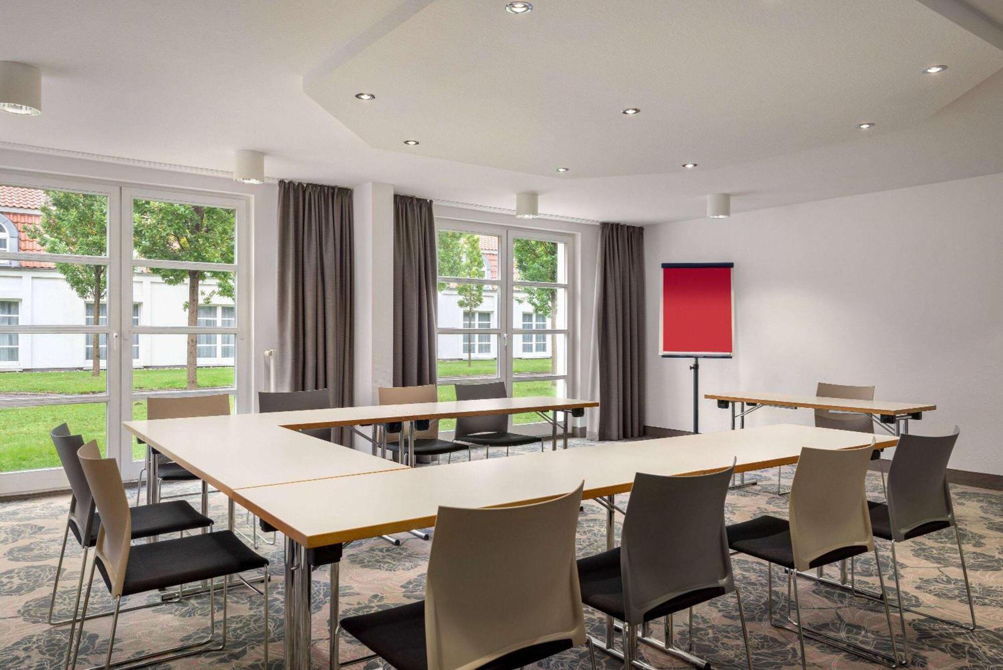 Vienna House Easy By Wyndham 4*