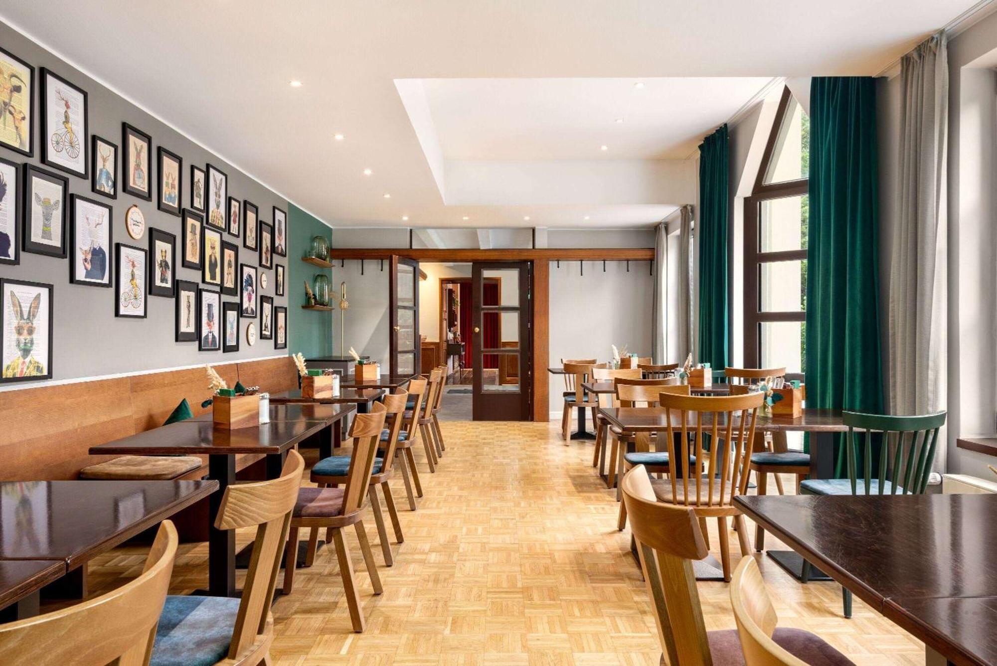 Hotel Vienna House Easy By Wyndham 4*